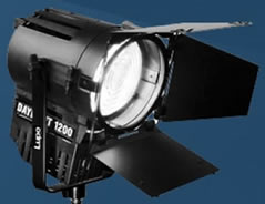 affitto lupo starlight 800 lampada spot illuminatore fresnell basso consumo